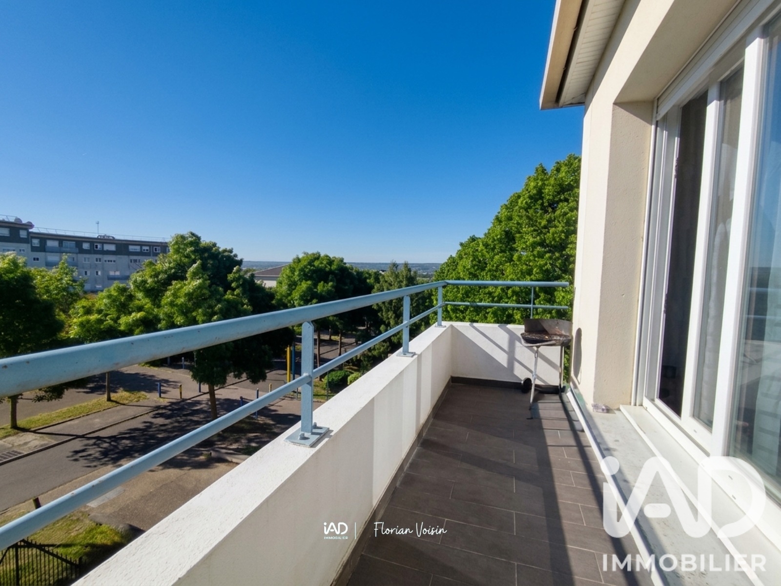 Appartement à vendre à Chanteloup-les-Vignes — 159 000 € — IAD France
