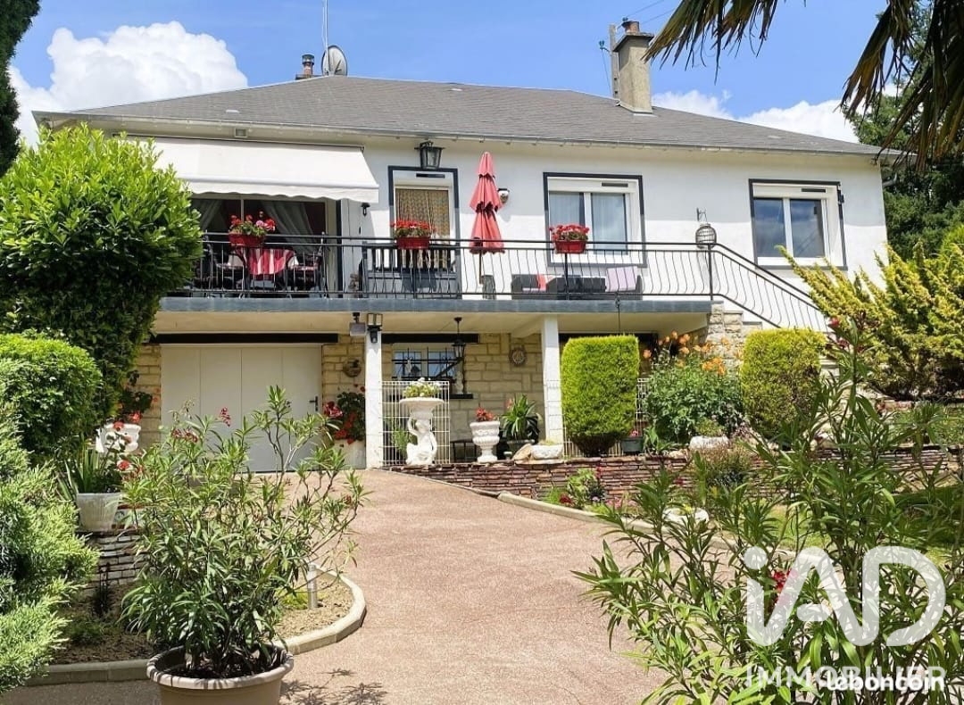Maison à vendre à Courtenay — 239 990 € — IAD France