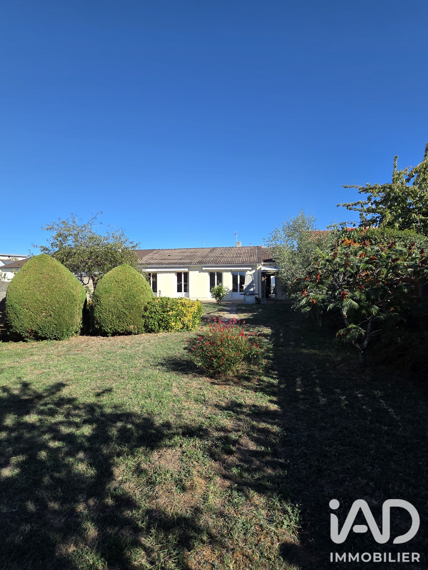 Maison à vendre à Joué-lès-Tours — 245 000 € — IAD France