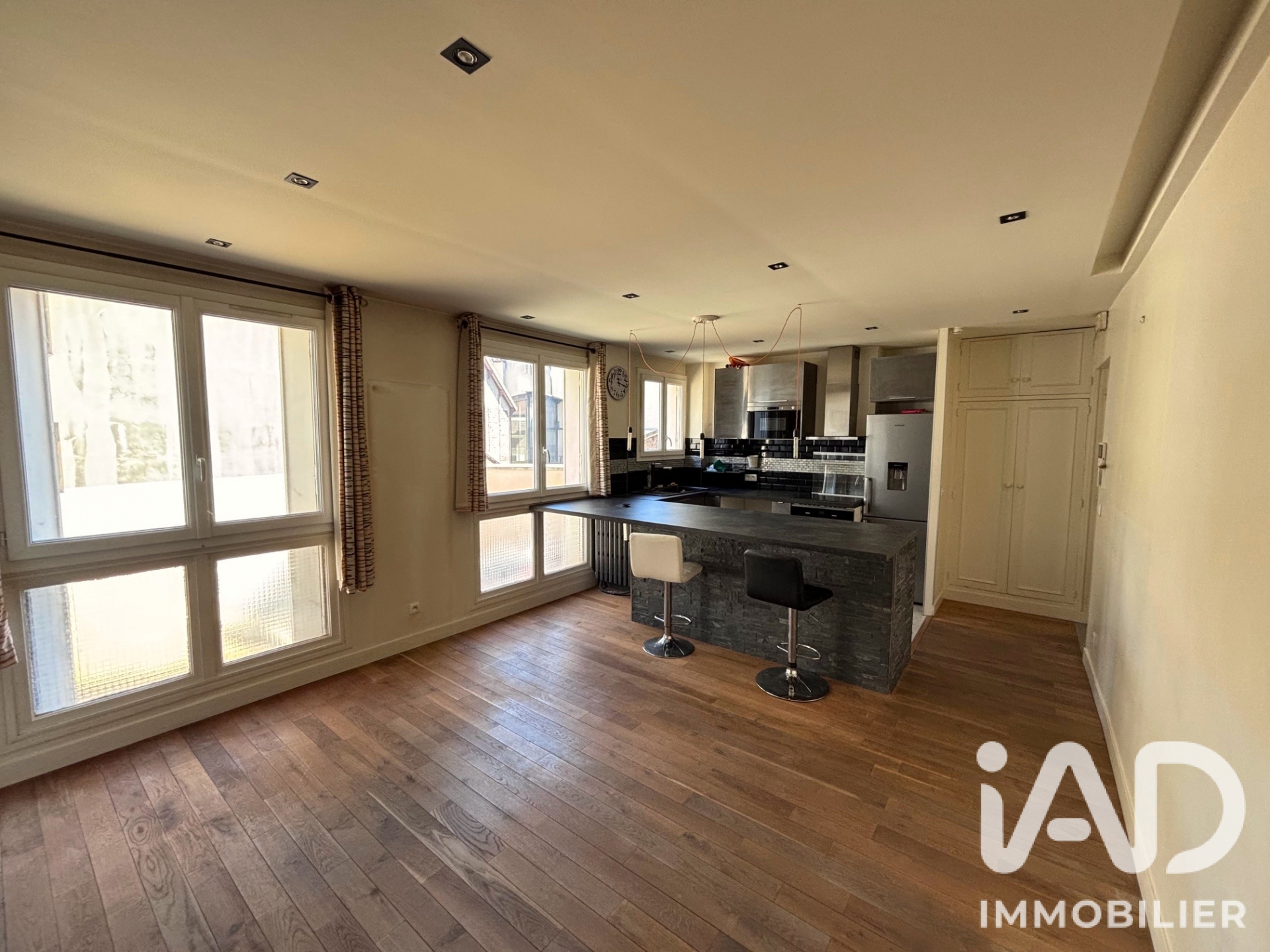 Appartement à vendre à Paris — 349 000 € — IAD France