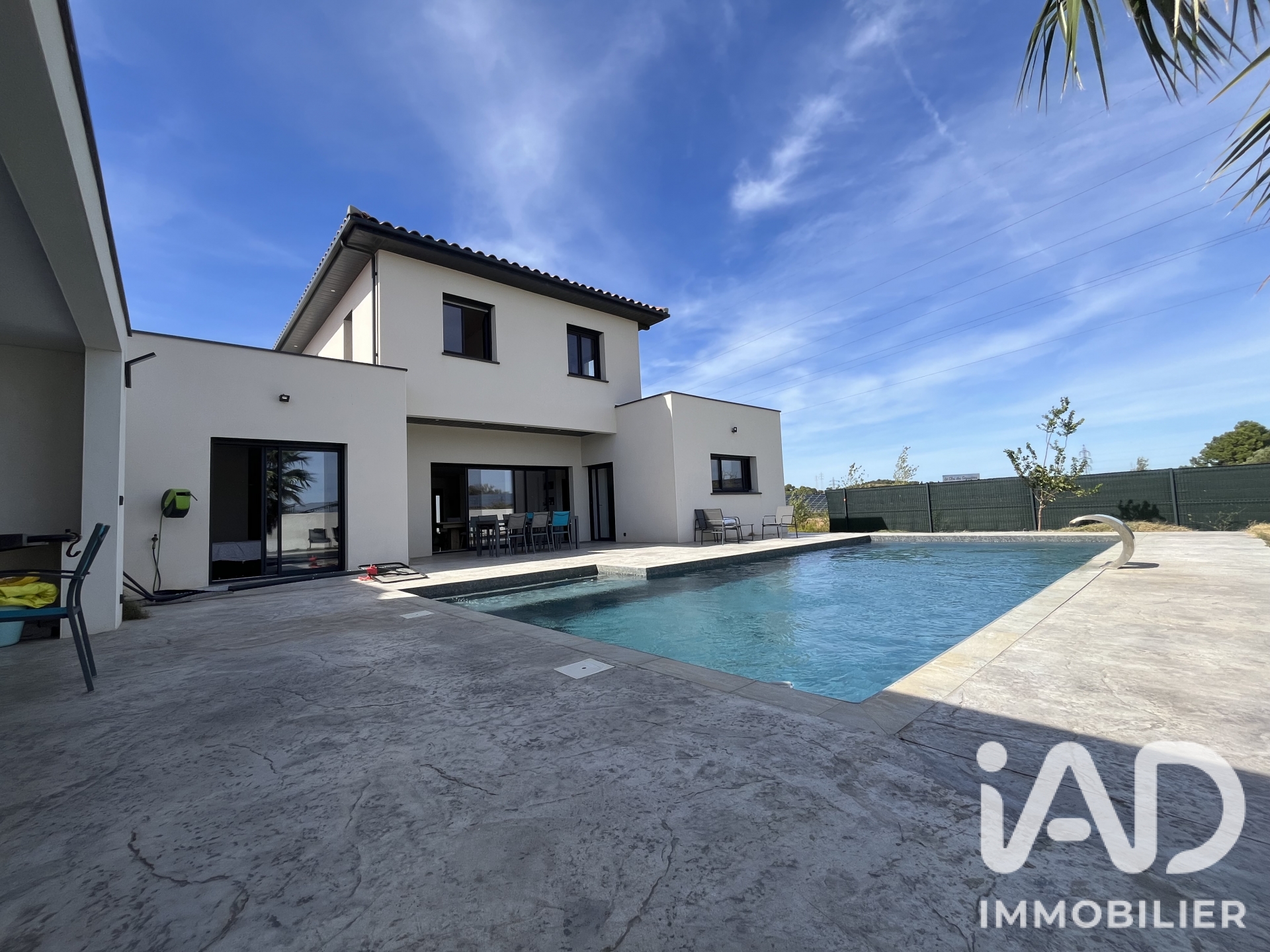 Maison à vendre à Narbonne — 459 000 € — IAD France