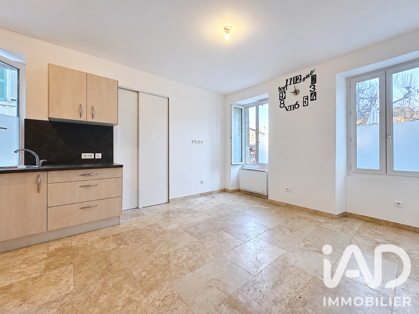 Appartement à vendre à Callas — 90 000 € — IAD France
