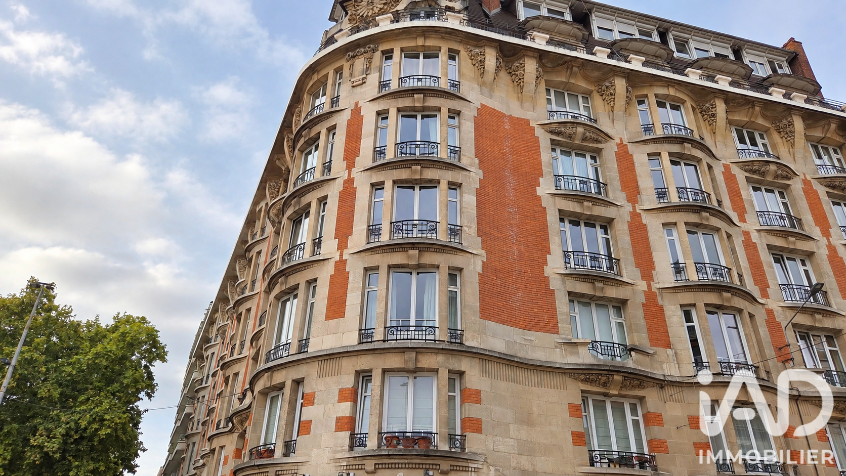 Appartement à vendre à La Madeleine — 690 000 € — IAD France