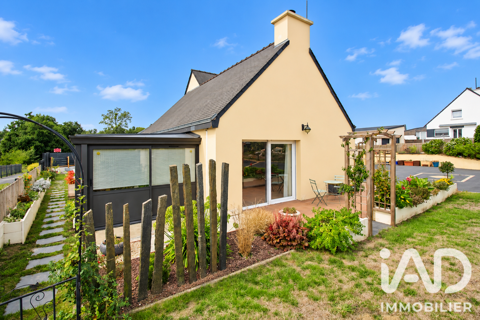 Maison à vendre à Coëtmieux — 333 000 € — IAD France