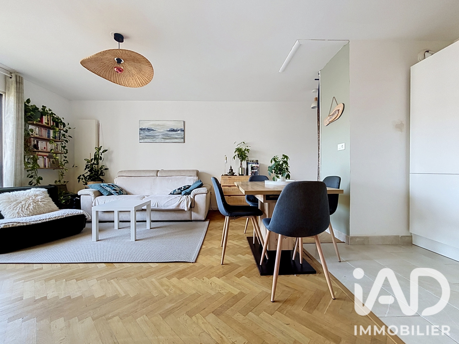Appartement à vendre à Suresnes — 349 999 € — IAD France
