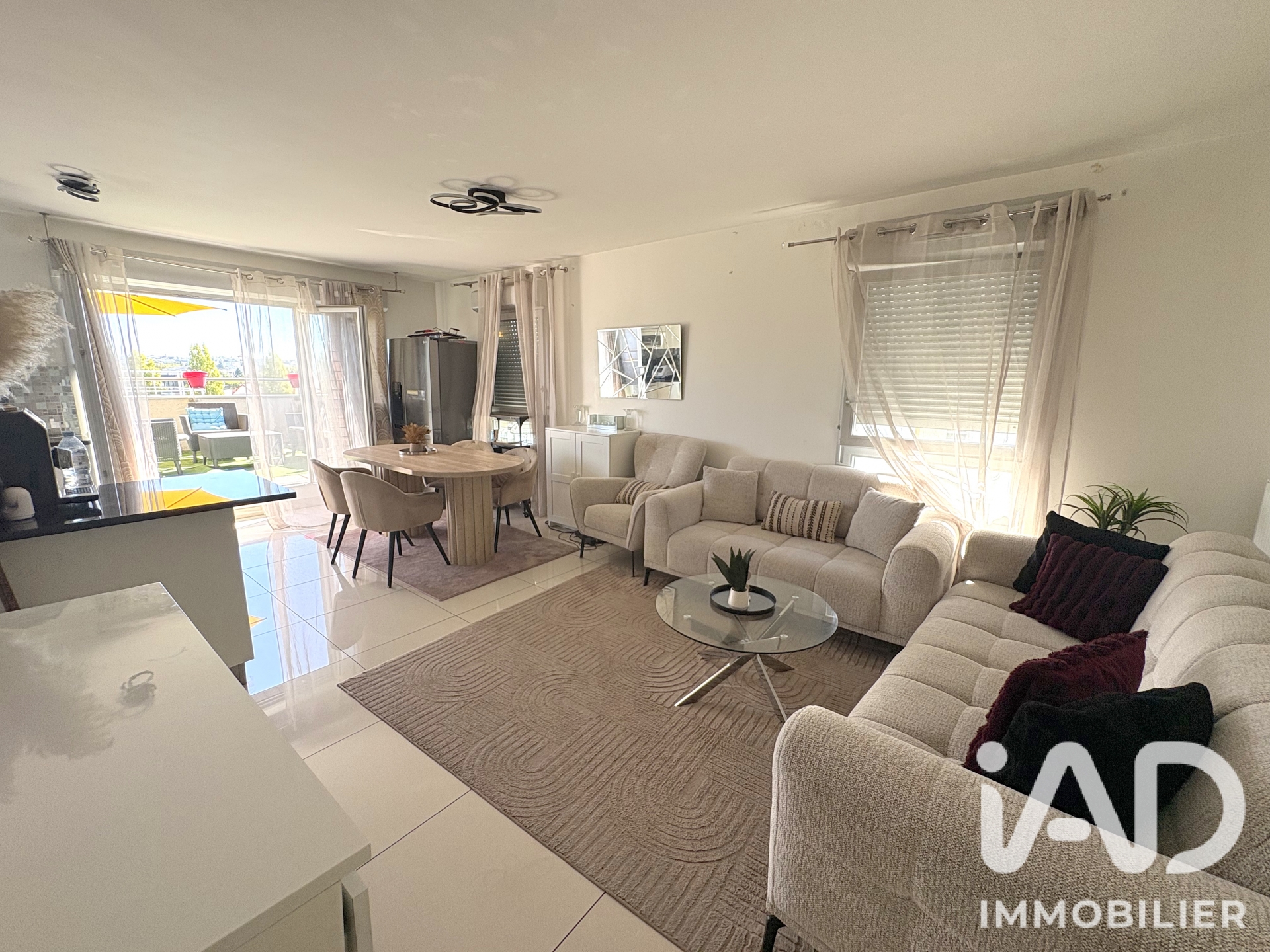 Appartement à vendre à Les Pavillons-sous-Bois — 275 000 € — IAD France