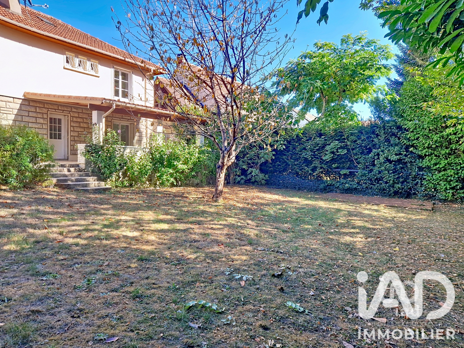 Maison à vendre à Soisy-sur-Seine — 365 000 € — IAD France