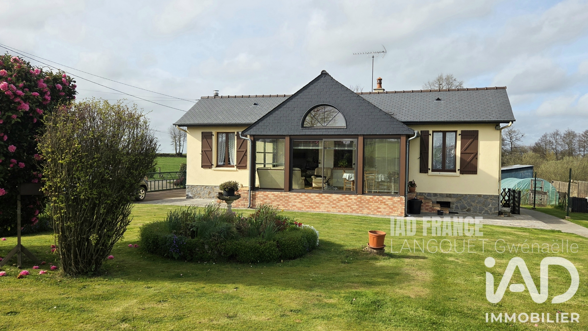 Maison à vendre à Saint-Ellier-du-Maine — 235 500 € — IAD France