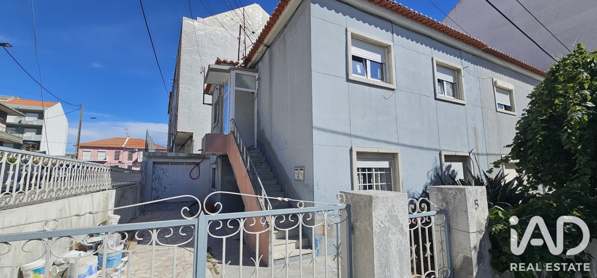 Moradia T2 em Laranjeiro e Feijó, €390.000