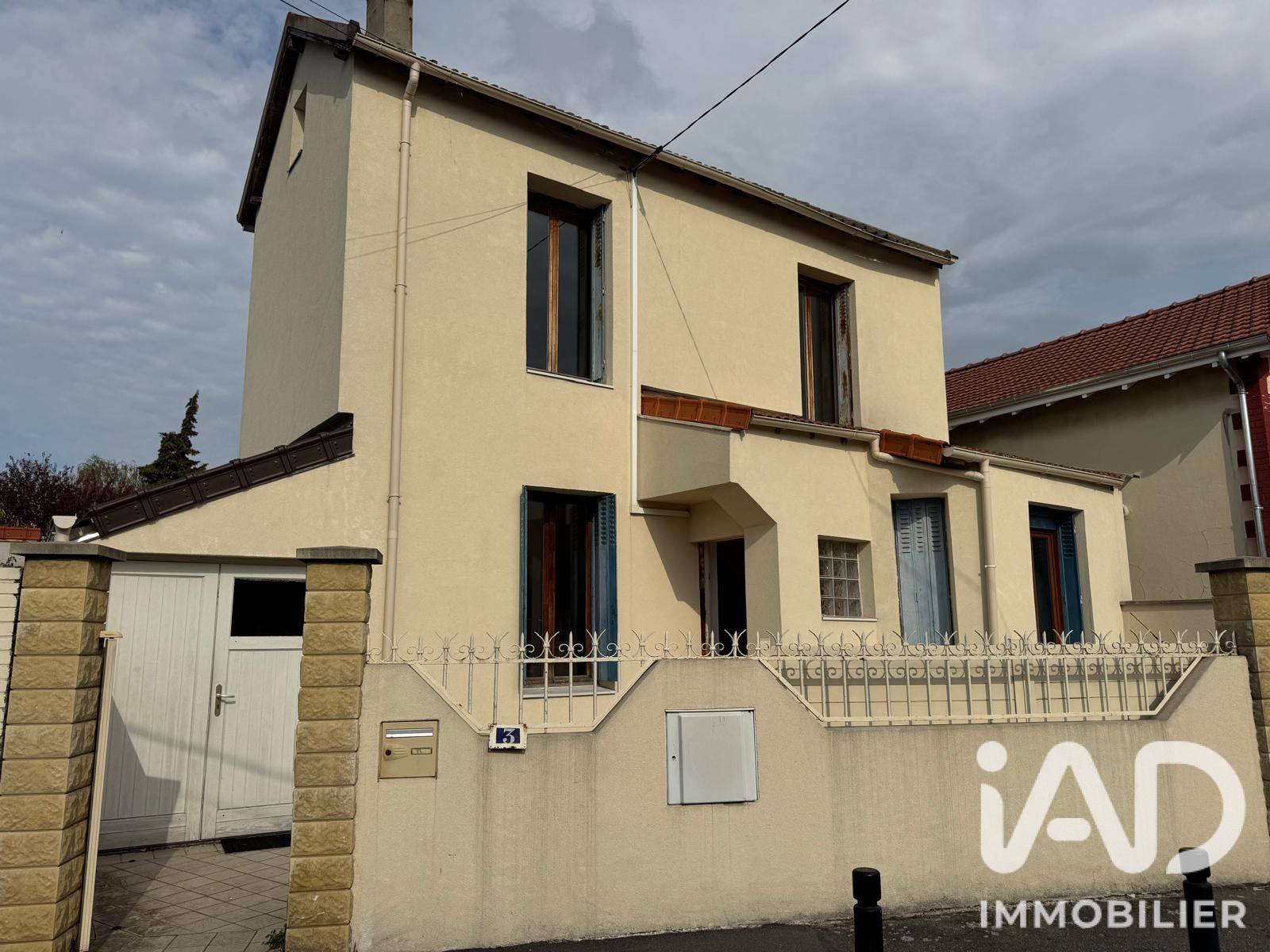 Maison à vendre à Pierrefitte-sur-Seine — 347 000 € — IAD France