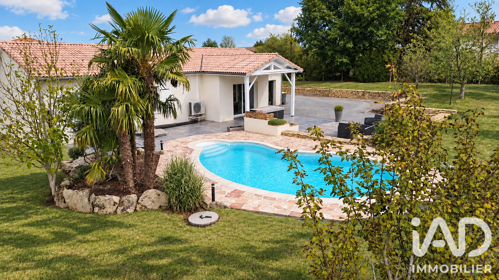 Maison à vendre à Châtillon-sur-Thouet — 239 000 € — IAD France