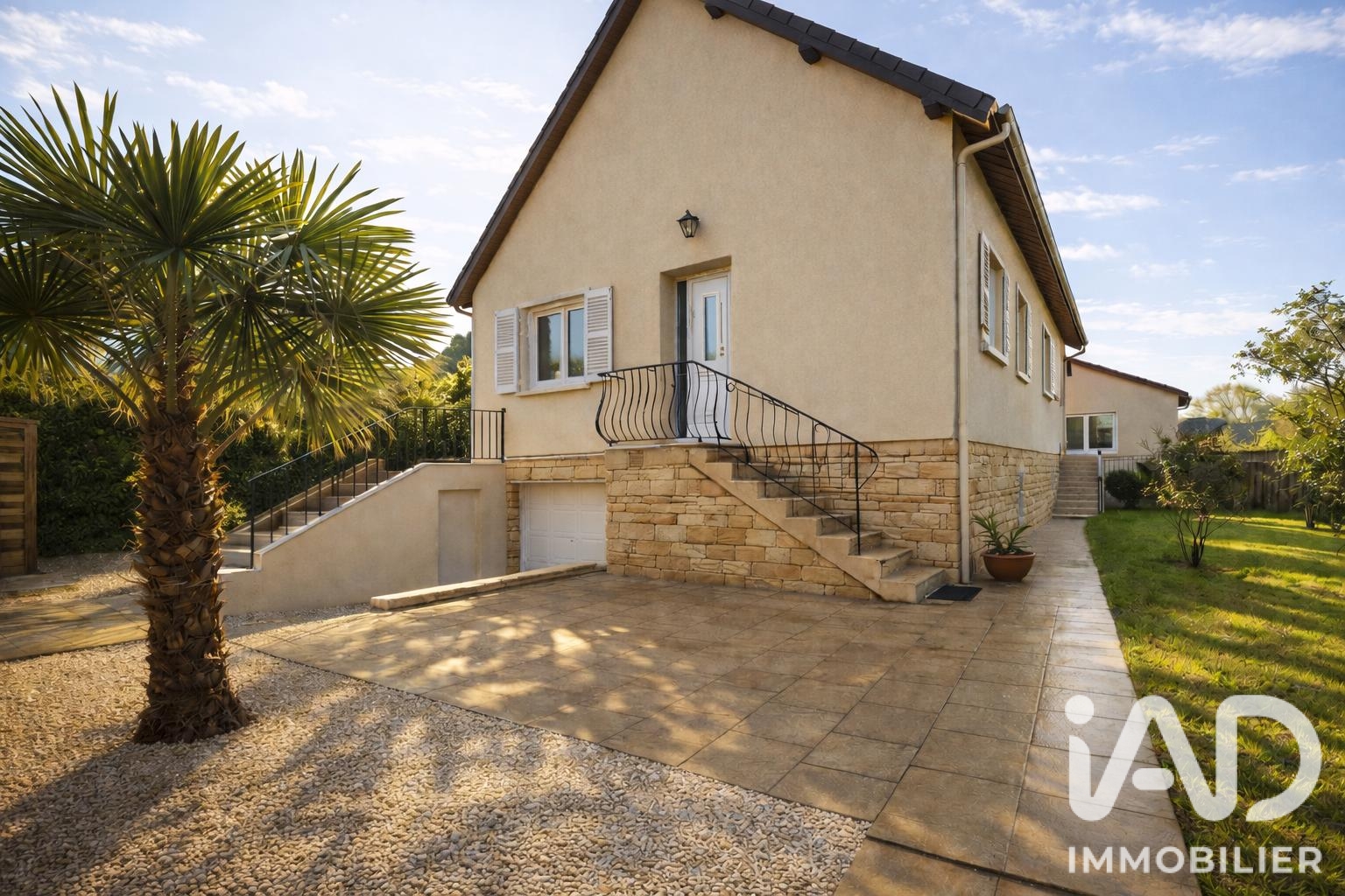 Maison à vendre à Sainte-Geneviève — 349 000 € — IAD France