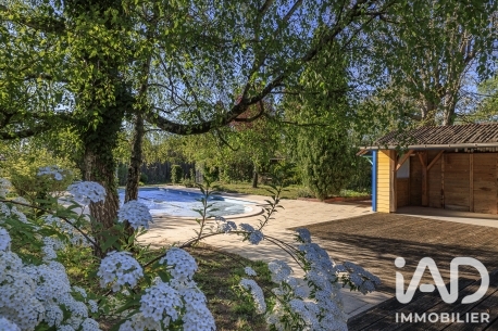 Maison à vendre à Abzac — 285 000 € — IAD France