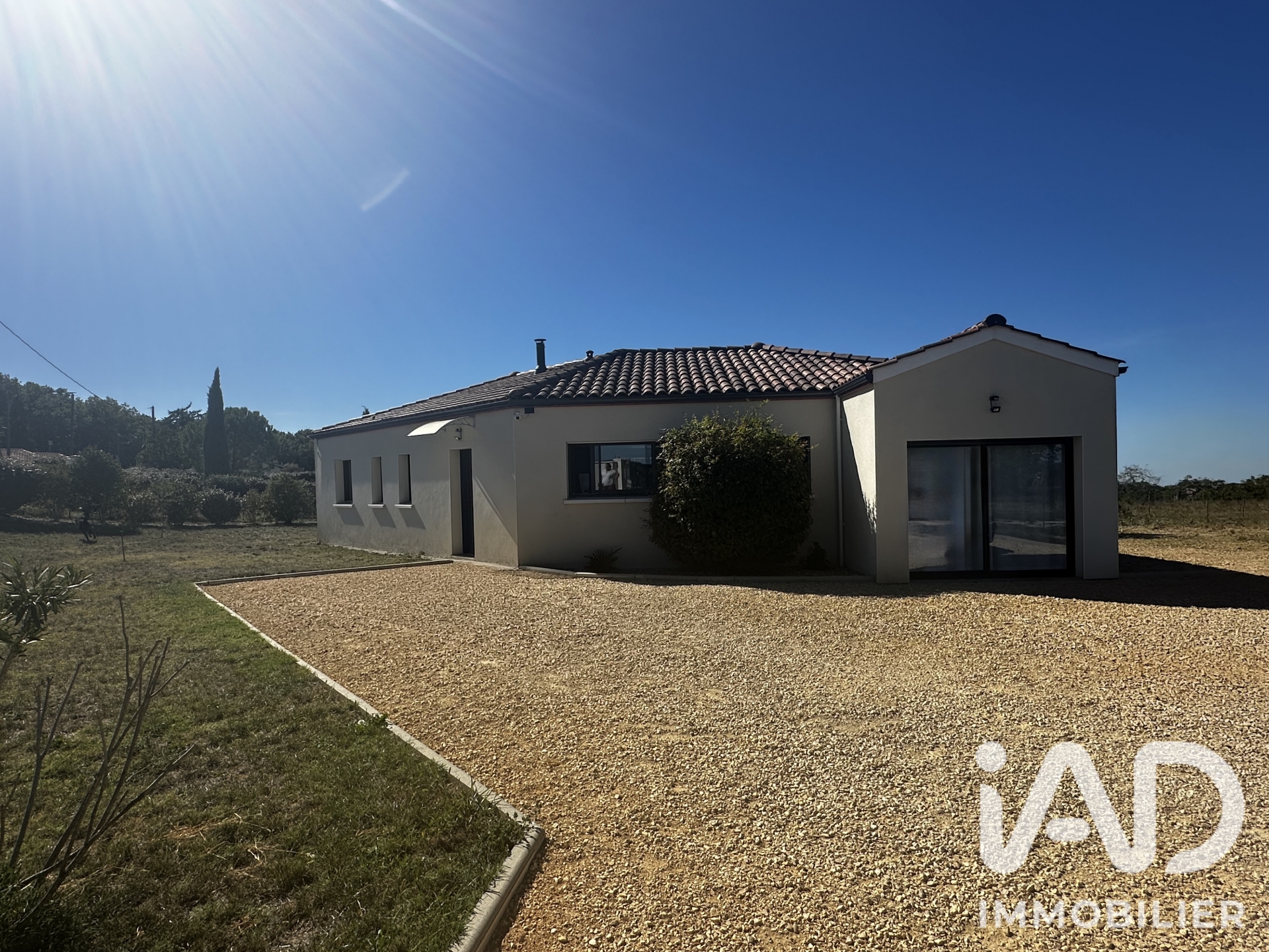 Maison à vendre à Sainte-Colombe-de-Villeneuve — 305 000 € — IAD France