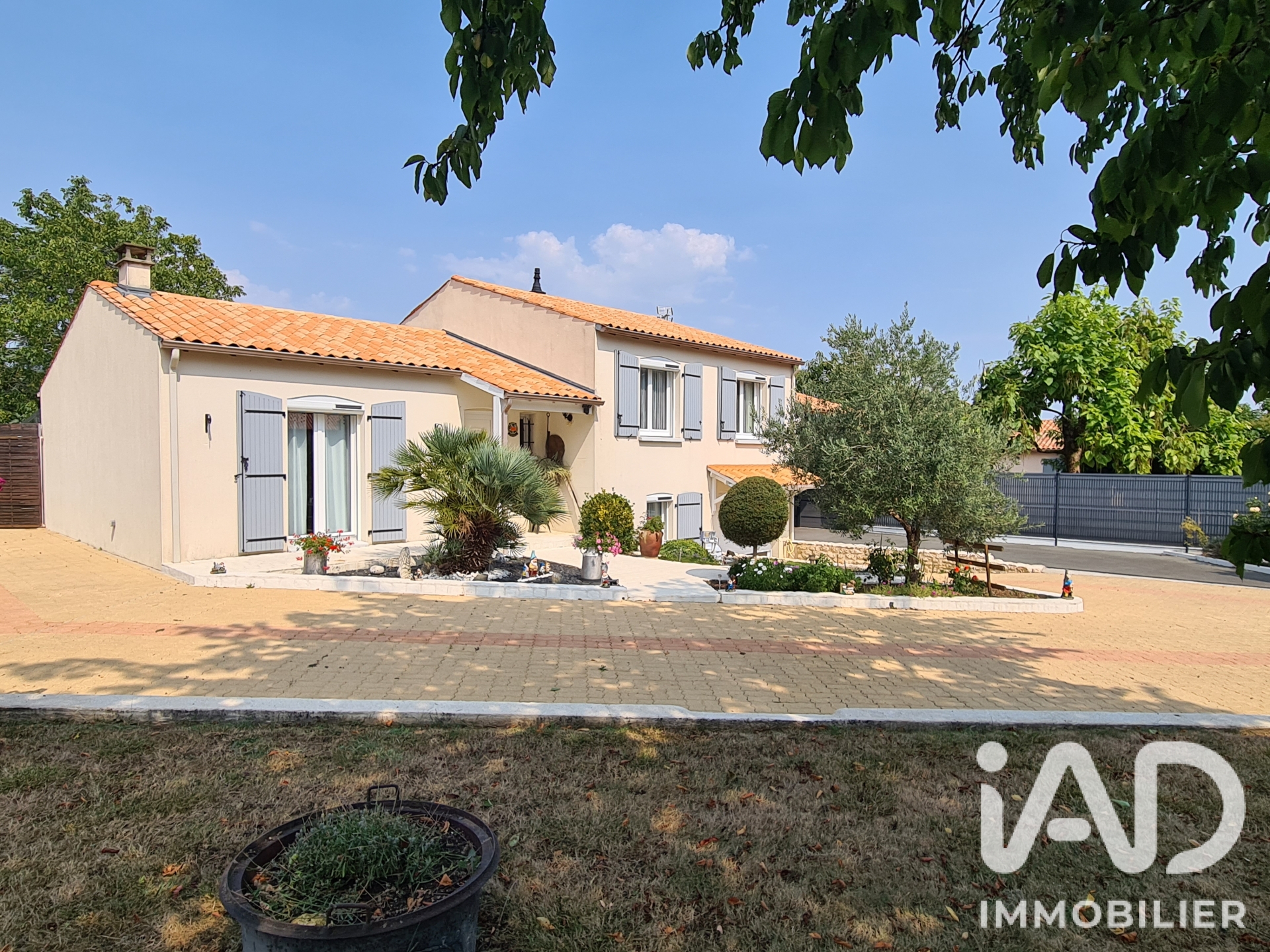 Maison à vendre à SAINT-PORCHAIRE — 342 500 € — IAD France