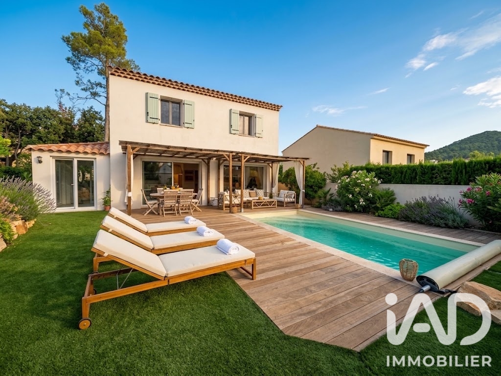 Maison à vendre à Rocbaron — 425 000 € — IAD France