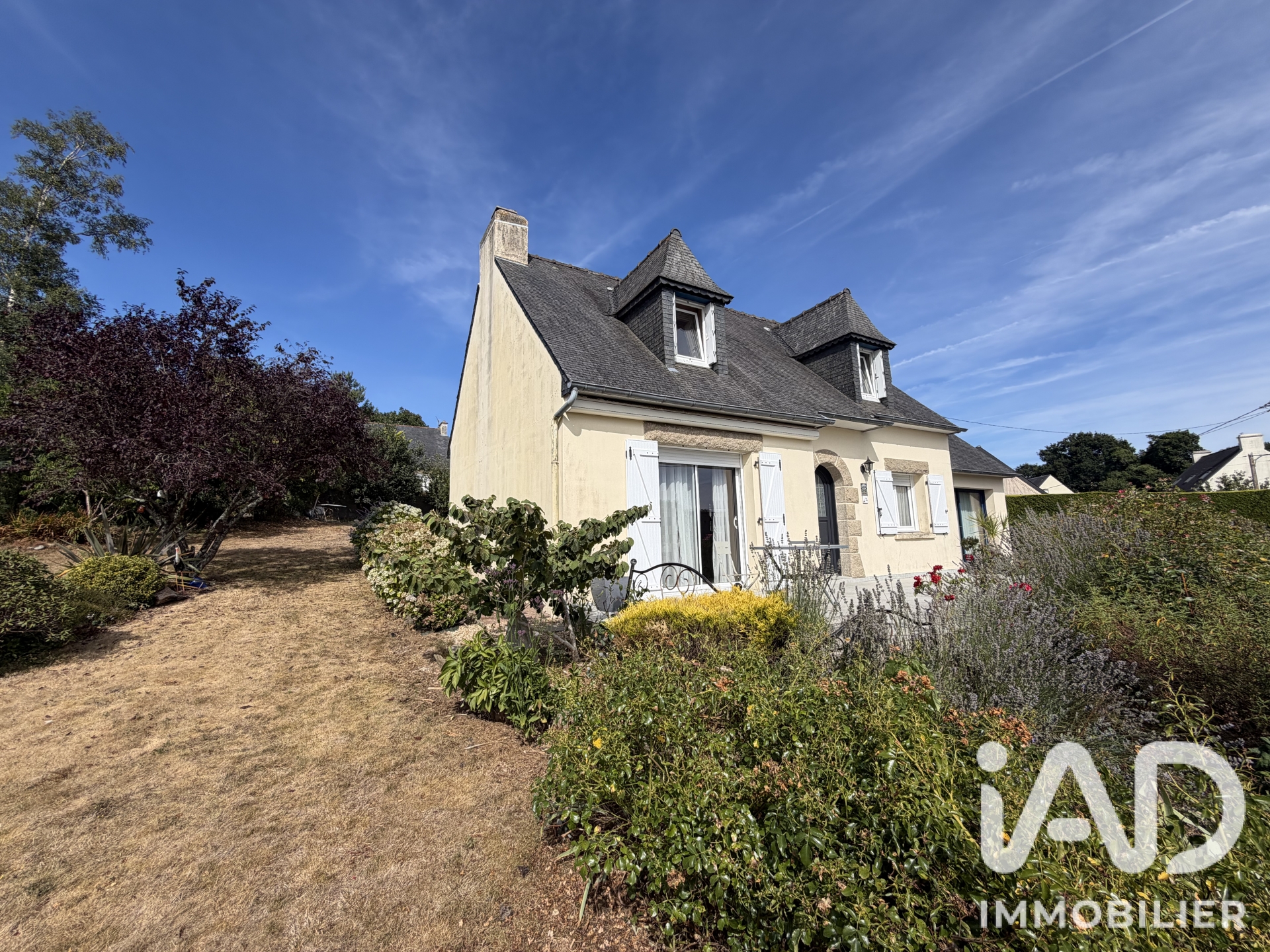 Maison à vendre à Belle-Isle-en-Terre — 191 000 € — IAD France