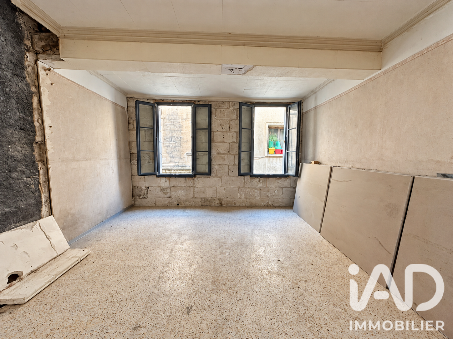 Maison à vendre à Beaucaire — 265 000 € — IAD France