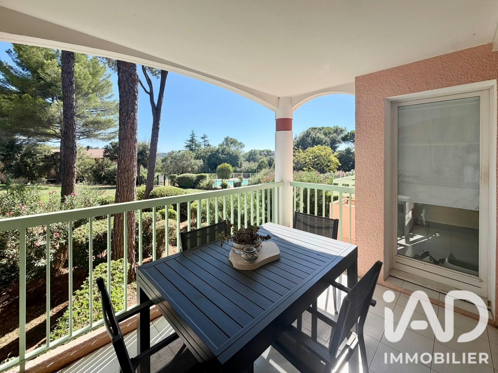 Appartement à vendre à Saint-Raphaël — 439 000 € — IAD France