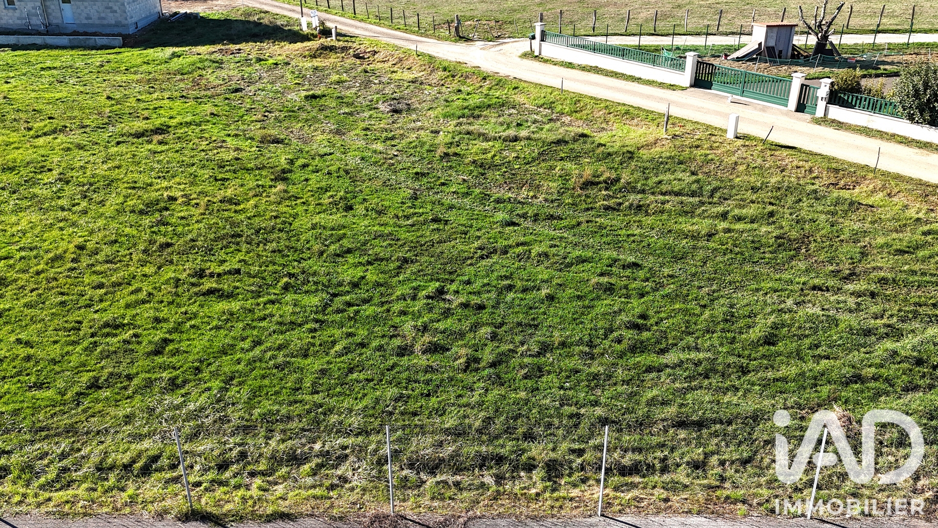 Vente Terrain à bâtir 1 077 m²