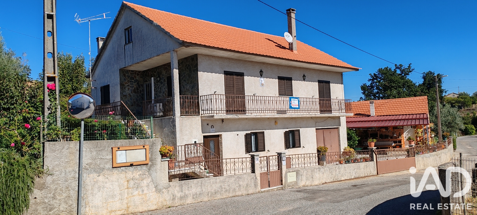 Moradia bi-familiar  em Atalaia Cimeira