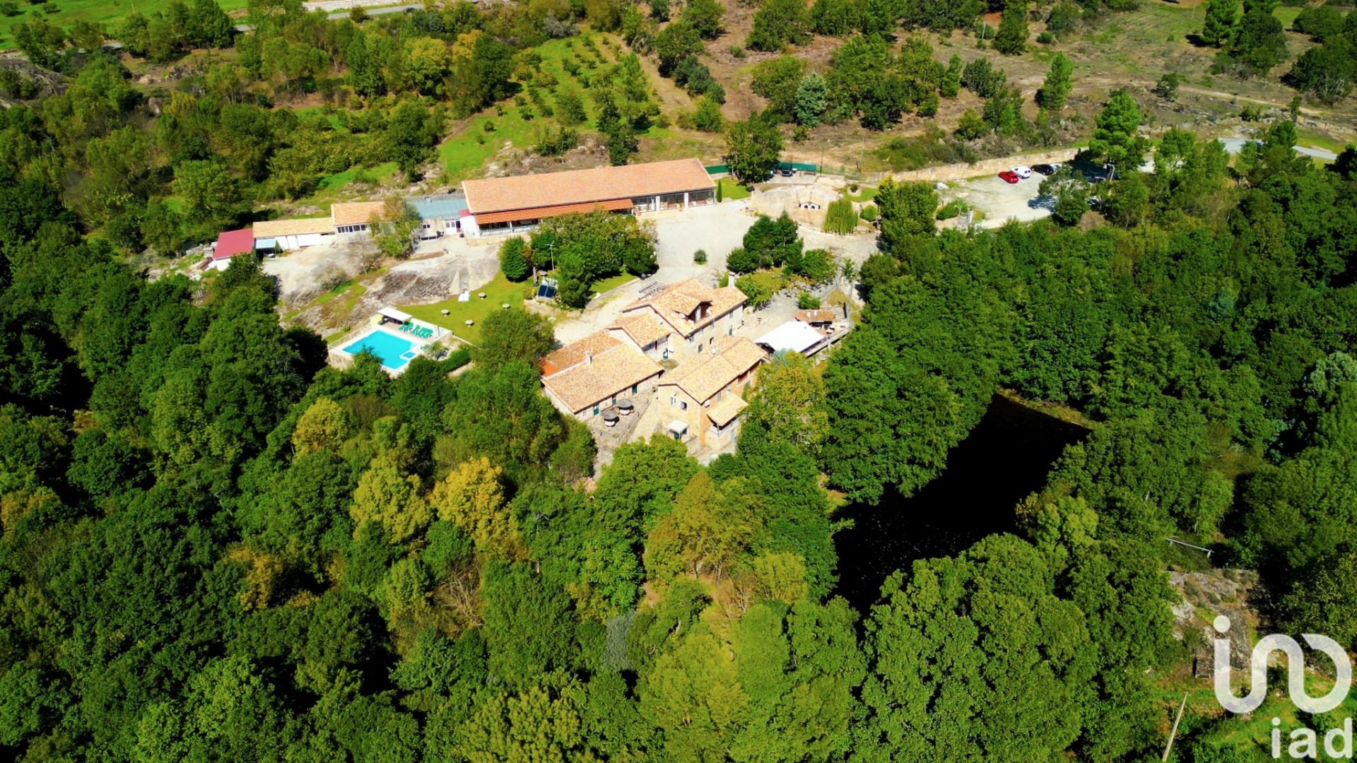 Building em Aldeia Viçosa
