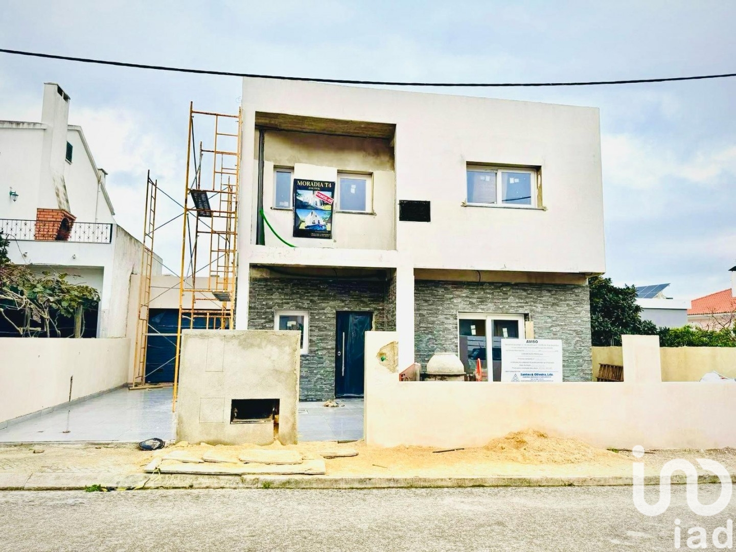 Moradia T4 à venda em Charneca de Caparica e Sobreda, Almada — foto 1